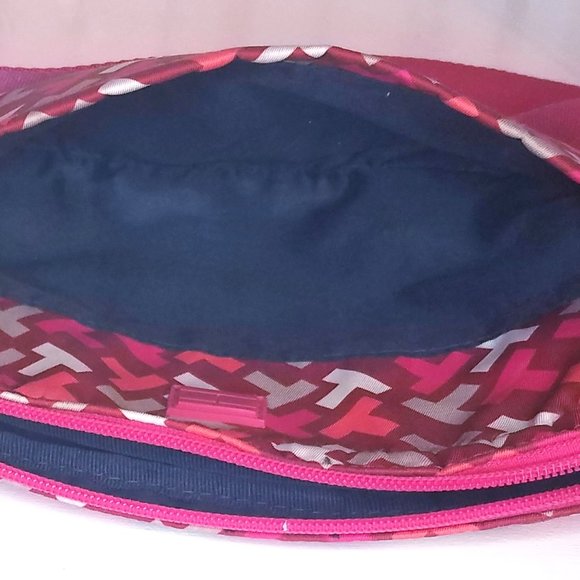 Tommy Hilfiger Erin II  Camera Crossbody Bag - Picture 4 of 6